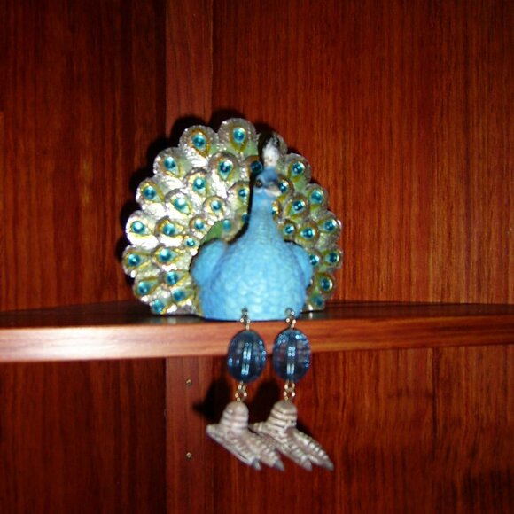 Peacock Shelf-Sitter Sculpture Blue, VGUC - Picture 3 of 3